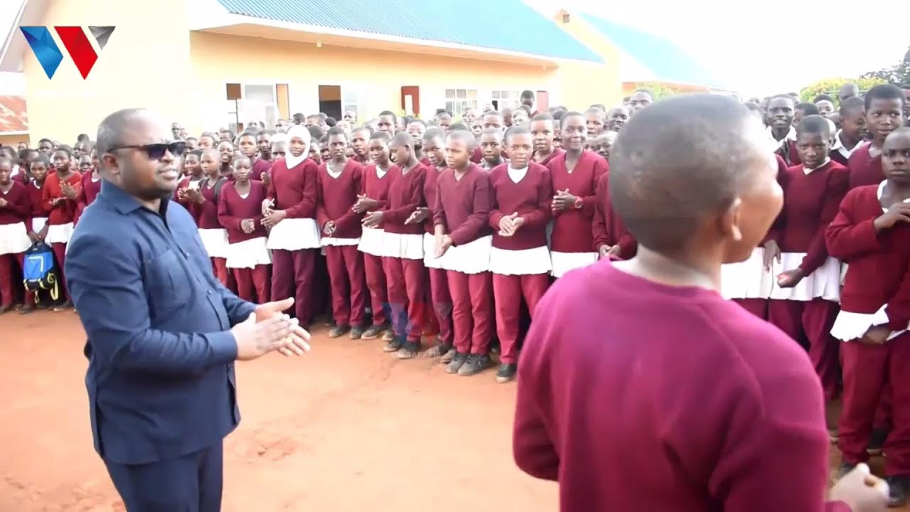MBUNGE AWAFARIJI WANAFUNZI WALIOPATA AJALI CHIEF KIDULILE