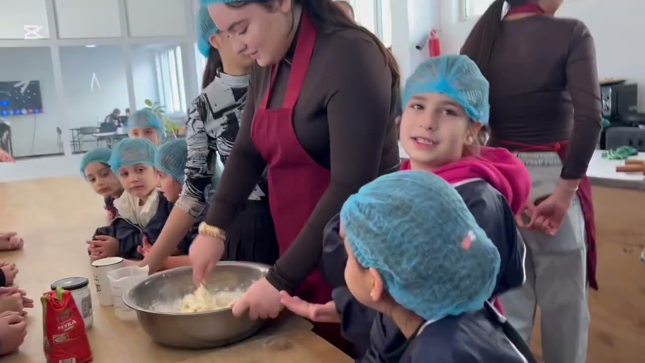 Լոշիկ ենք թխում