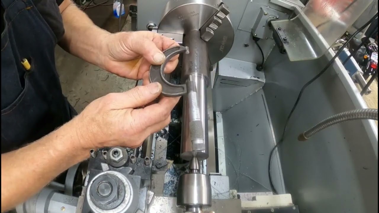 Making a floating reamer holder part 1
