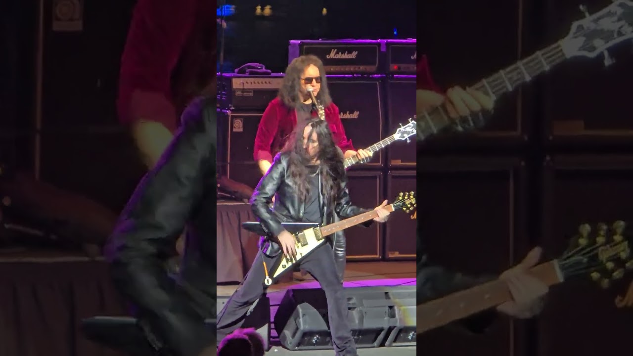Gene Simmons Band... intros/War Machine 