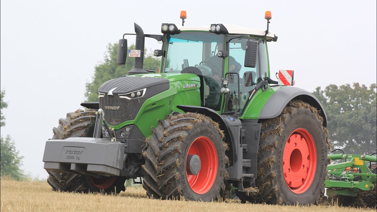 Fendt 1050 Vario with Amazone Cenius cultivator +++ Take II
