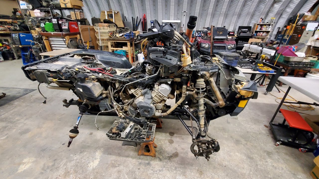 Can-am Outlander 800r XMR Conversion to a Outlander 800r XT (pt.1)