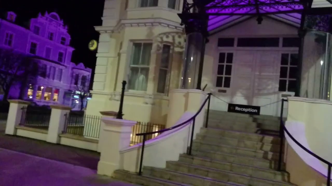 SMALL  LOOK  AT  LlANDUDNO  NORTH  WALES  AT THEIR  CHRISTMAS  TREE .  IN  DECEMBER  2025 .
