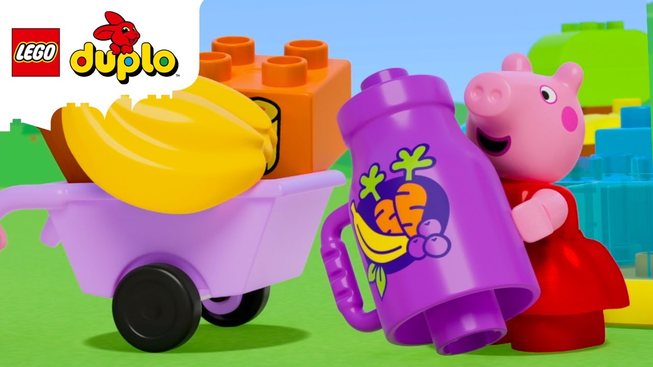 Make a yummy, packed lunch with Peppa Pig! 🍏🍞🧁 | Peppa Pig Tales | LEGO® DUPLO | LEGO® Little Ones