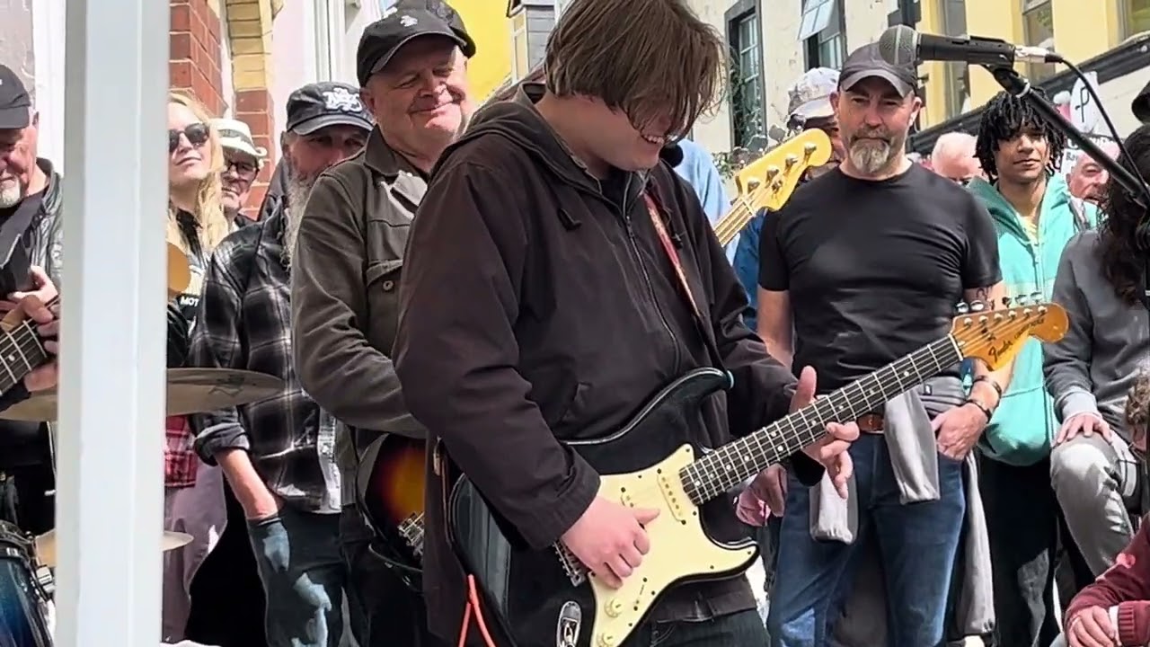 RORY GALLAGHER INTERNATIONAL TRIBUTE FESTIVAL 2025 in Ballyshannon at the Rory Gallagher Statue