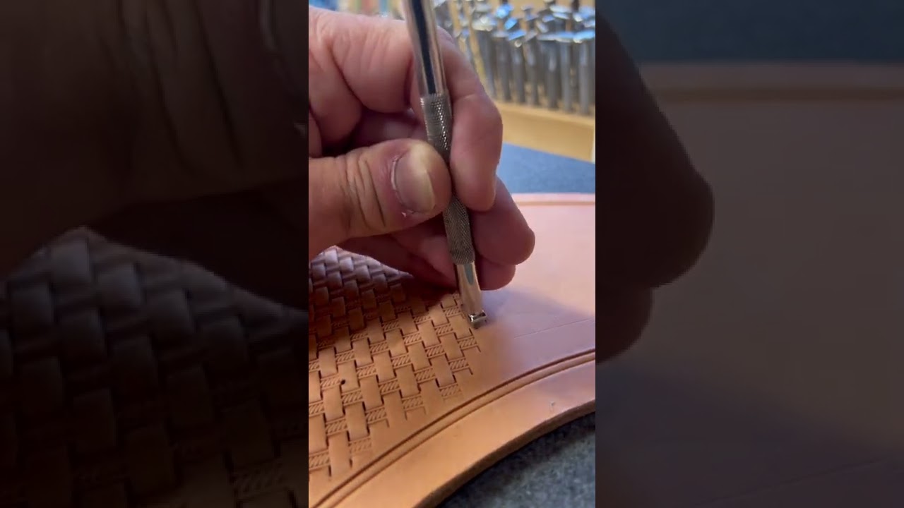 Oddly Satisfying Leatherwork - Basket Stamping Leather