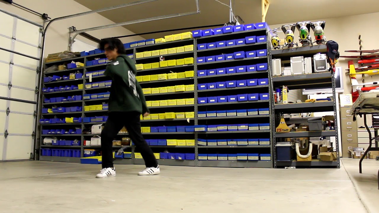 Techno Rocking (Melbourne Shuffle Video)