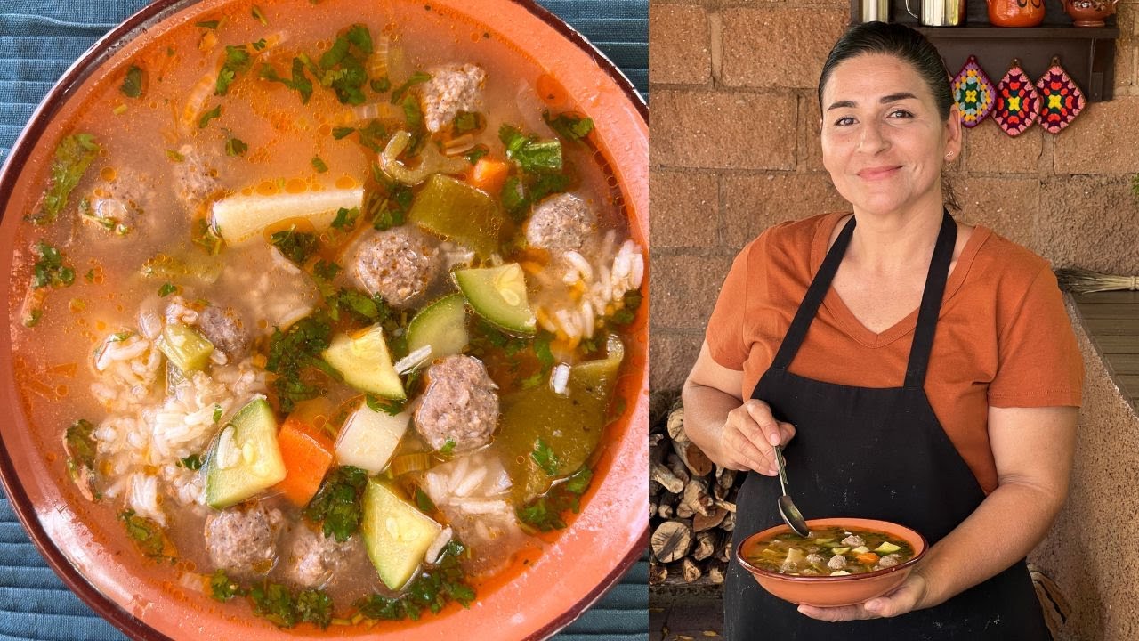 Caldo de Arroz con Albondigas - La Herencia de las Viudas