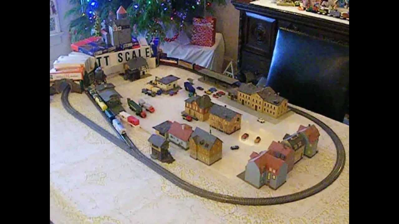 Classic Table Top TT120 ~ TT scale Christmas train layout set