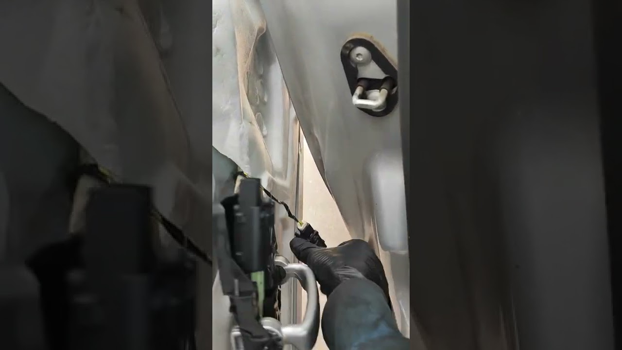 Porte latérale Peugeot 1007 année 2007 électronique