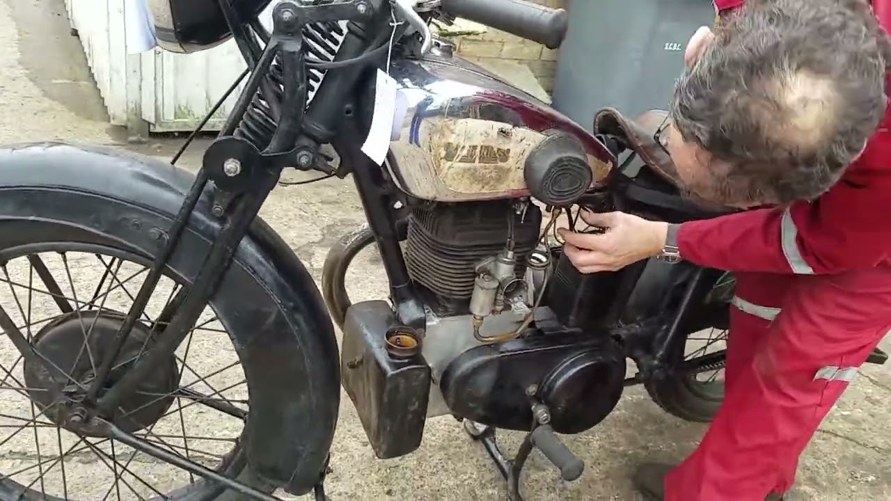1930 Matchless Silver Arrow 400cc at Andy Tiernans 