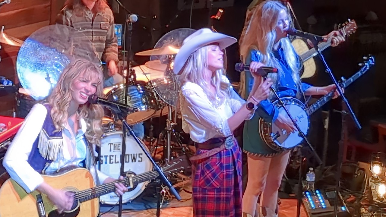 The Castellows - Miss America - Dosey Doe - The Big Barn, Spring, Texas