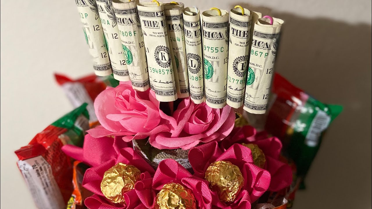 Pastel de rosas 🌹 dulces y dinero 💴