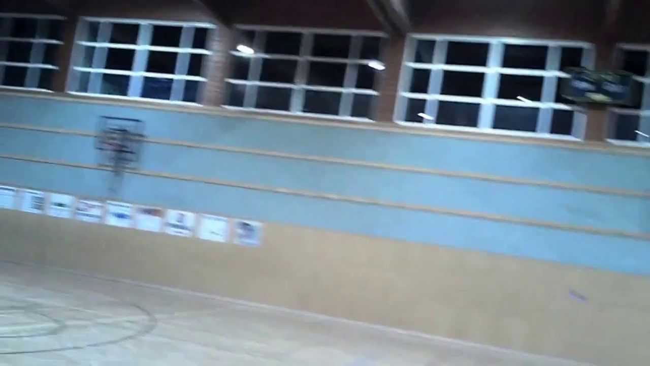 Hallen fliegen Toni Part1