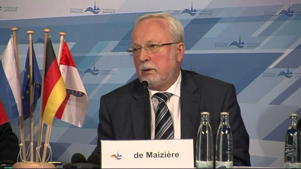 13. Petersburger Dialog: Pressekonferenz Lothar de Maizi&egrave;re