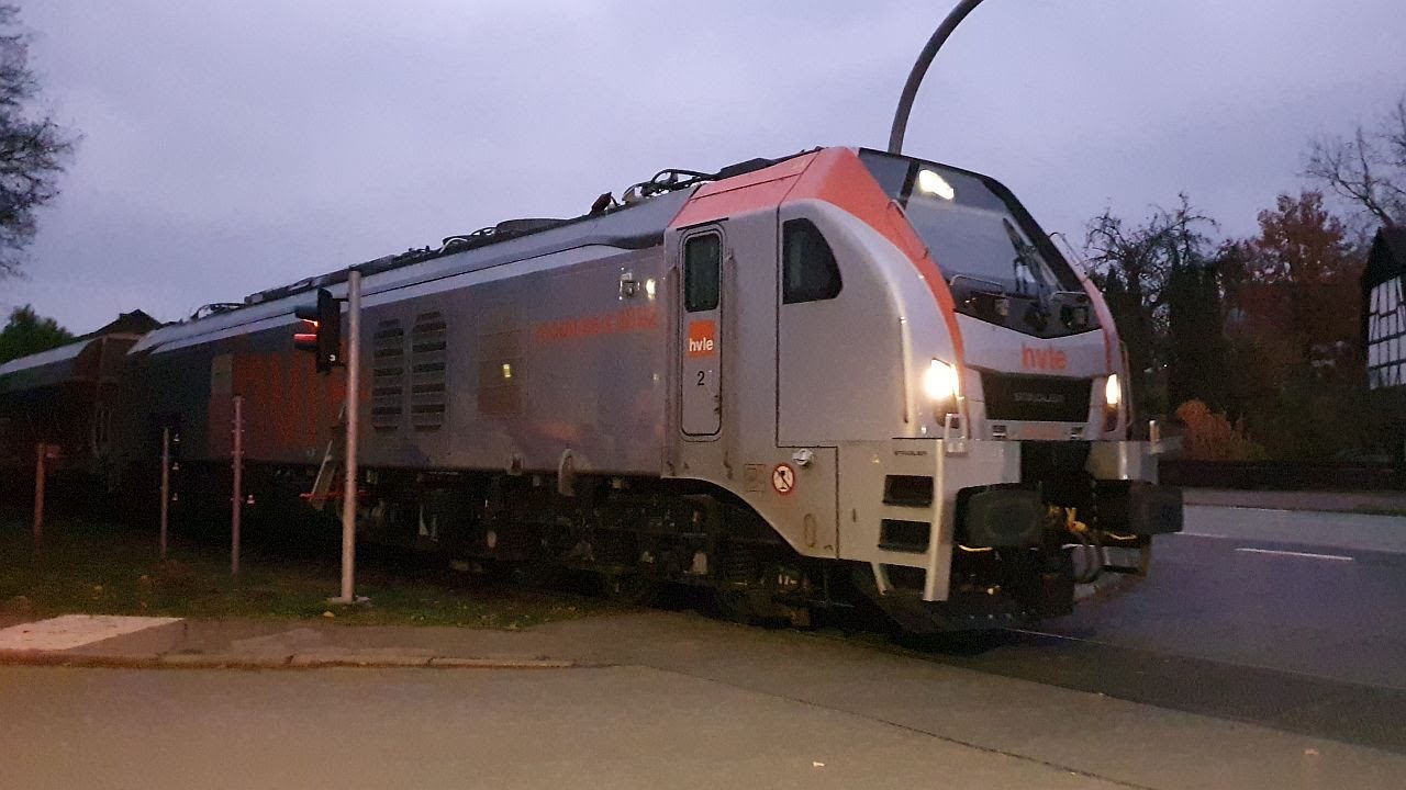 Güterzug mit EuroDual Baureihe 159: Kies- und Sandzug fährt durch Hehlen und Grohnde