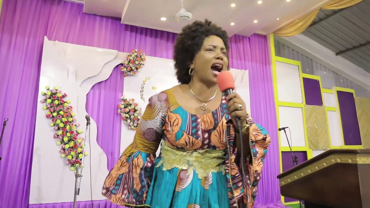 CHRISTINA SHUSHO/UNA NINI ?/ TUMIA IMANI KIDOGO.....2