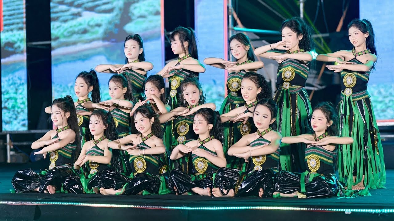 CHIẾC KHĂN PIÊU | BABYGIRL & PINKGIRL| HTDANCE