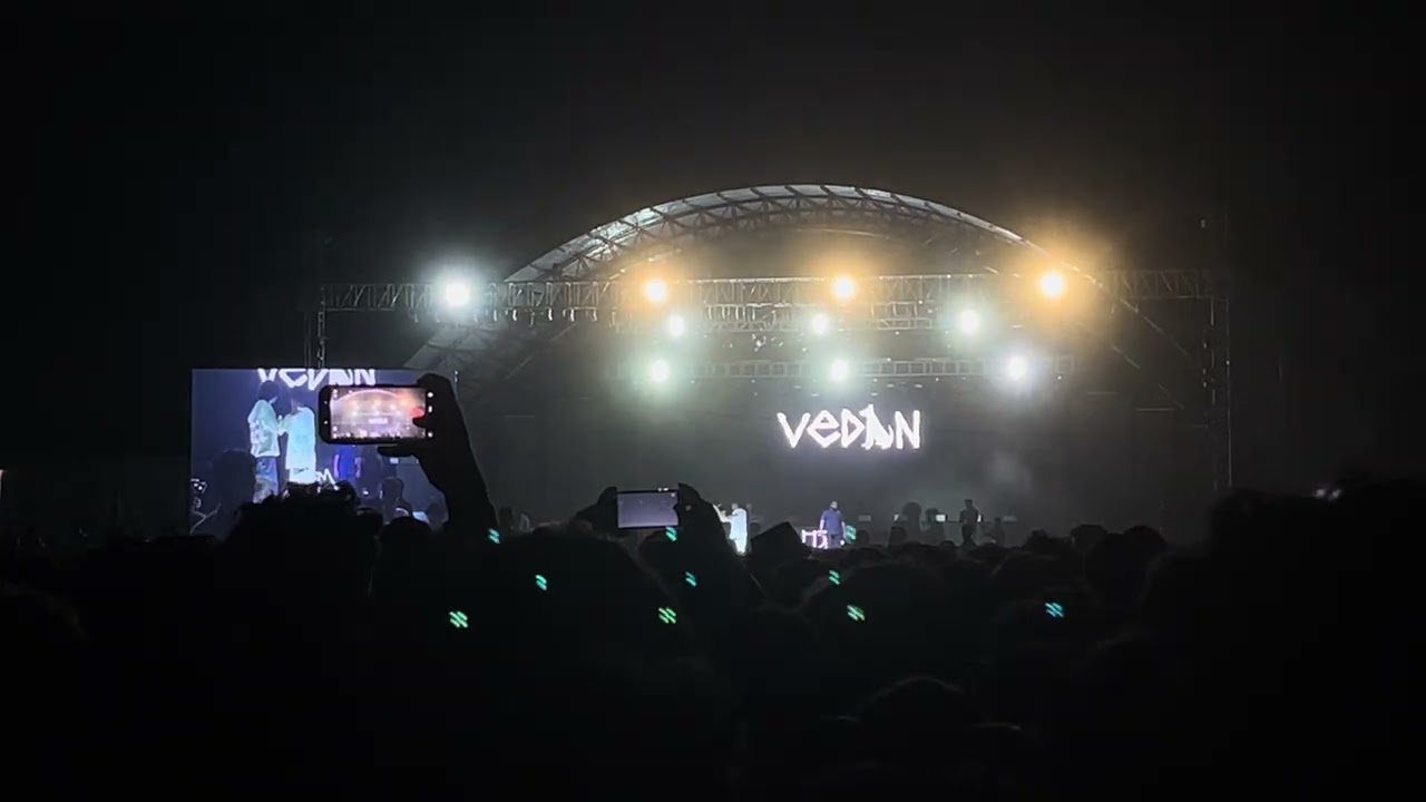 Vedan Stops Concert After Fan Climbs Light Tower – Kannur Mangattuparamba Live Drama!
