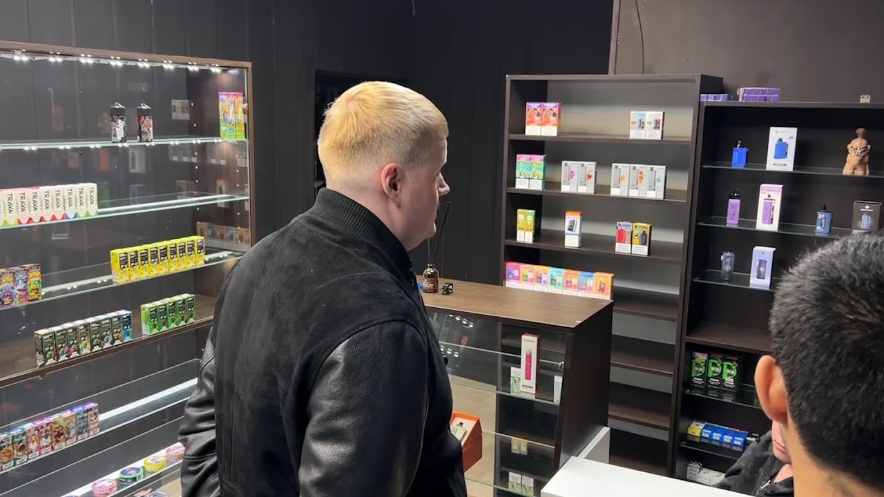 Жидкая отрава для курения нагло продаётся поперёк всех законов