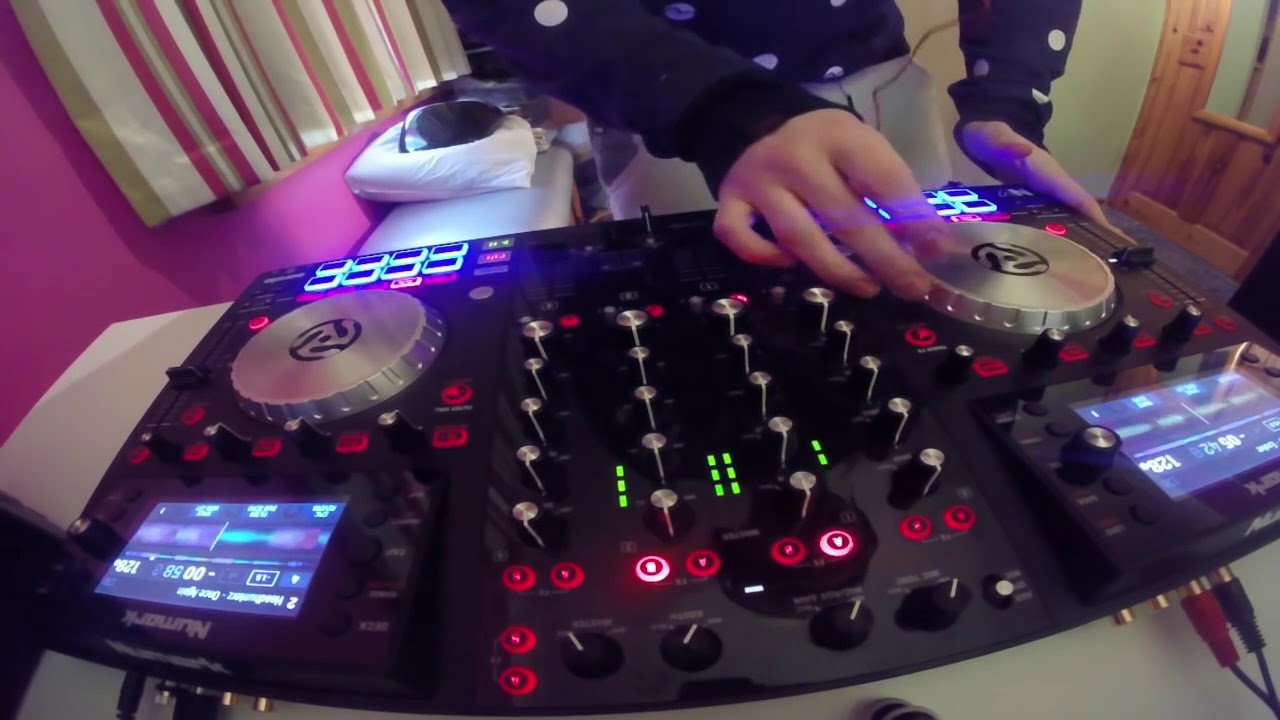 Bàn DJ Numark NV