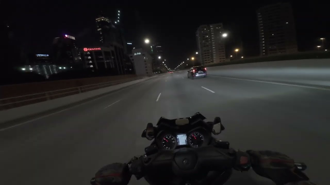 POV XMAX 300 | Night ride in Singapore