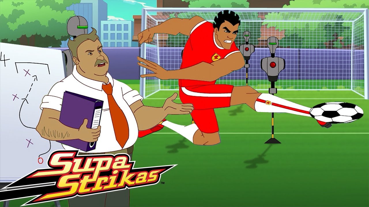 ¡Entrenamiento Especial... y Problemas en el Campo! | Super Strikas | Súper Fútbol Dibujos Animados