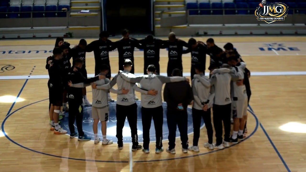 Minuto de silencio que ha guardado hoy la plantilla del Illes Balears Palma Futsal