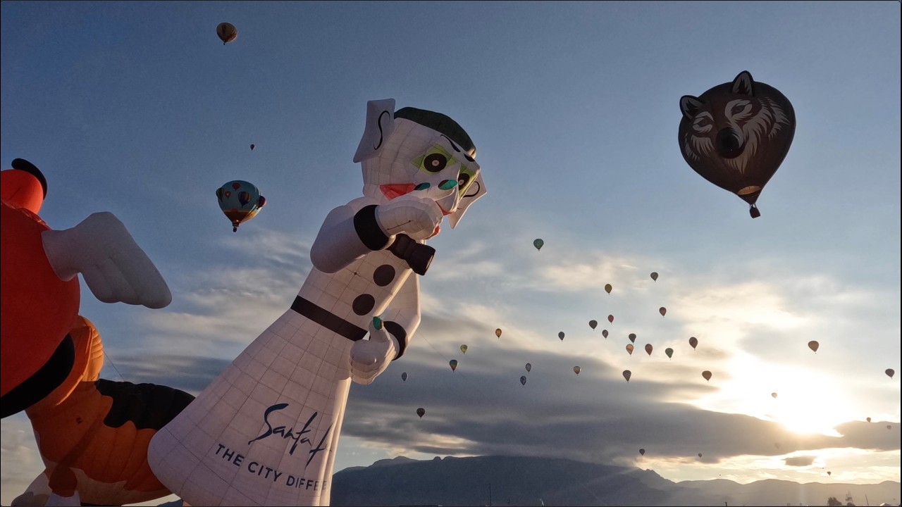 Suspenseful 2025 Albuquerque International Balloon Fiesta Special Shapes Rodeo Timelapse