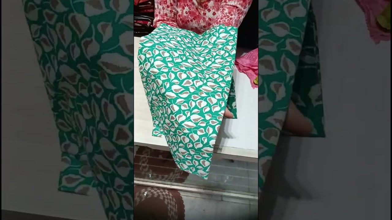 Garmiyan De bahut badhiya suit ❤️trendy colour ❤️ price only 300👌