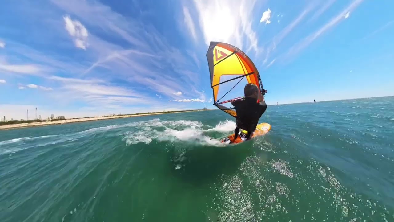 Windsurf - Bouche du Rhône - Les Renaïres - Fanatic Stubby 77 L  - Gun Seal 4.5