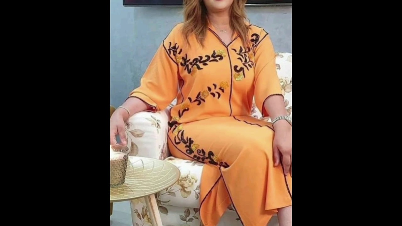 مجموعة جميلة الباس التقليدي بين الراندة والطرز لمسوس. والطرز لمخرق