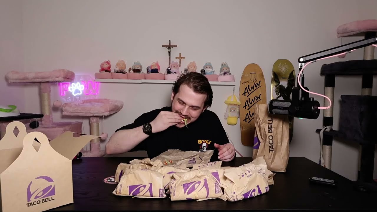 Eating 12 TacoBell Tacos