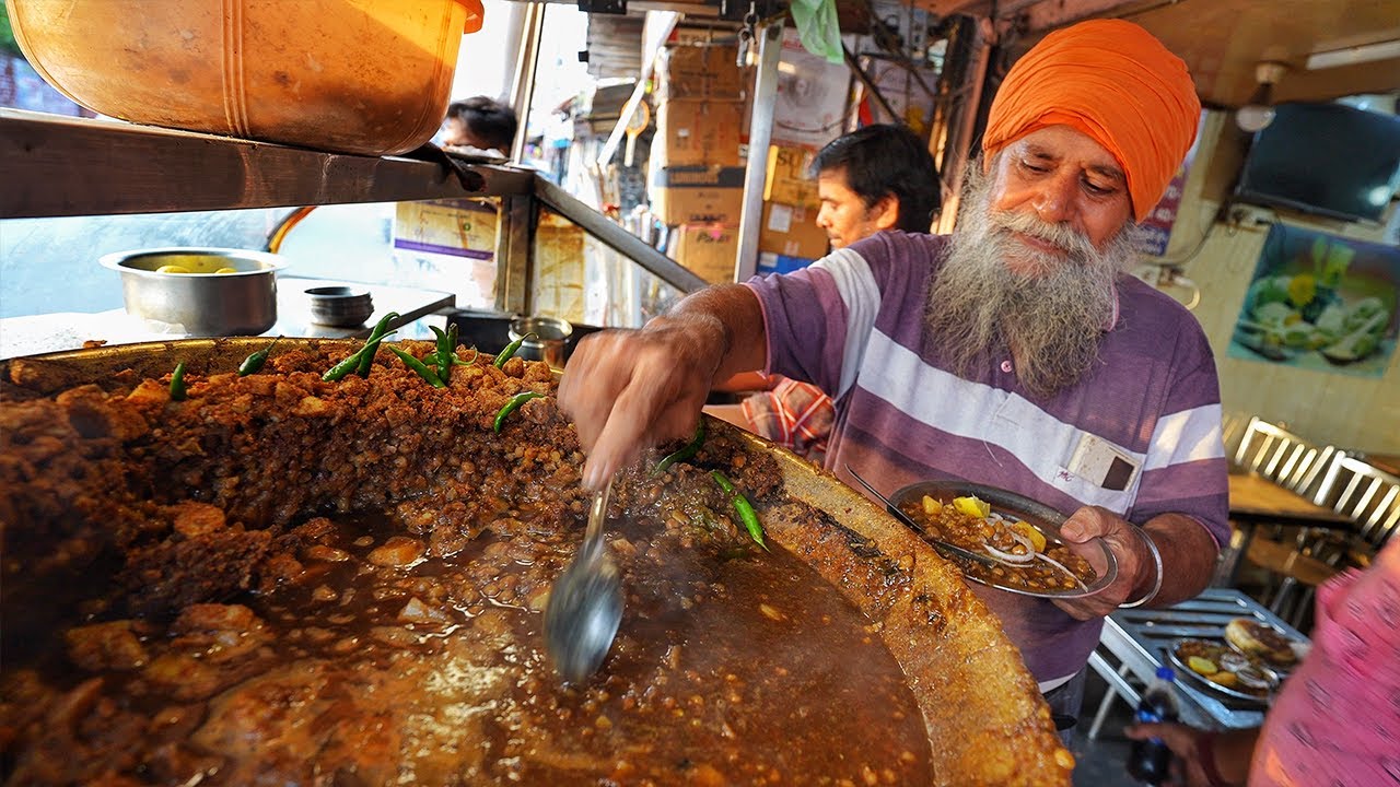 Pinka ji ke DESI GHEE Chole Bhature, PALAK PANEER Samosa, MAGIC Singh Indian Street Food