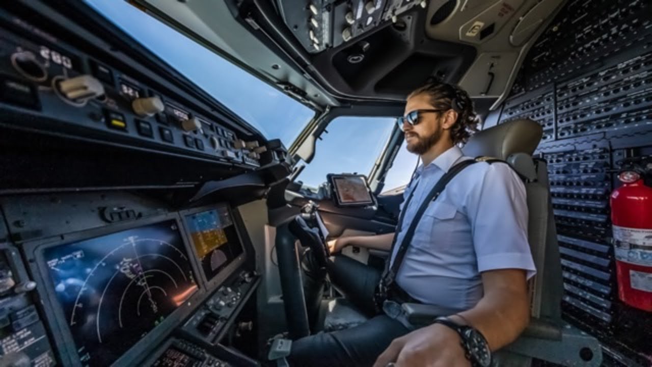 B737 MAX Tormenta en el ascenso Directo del  Flight Deck