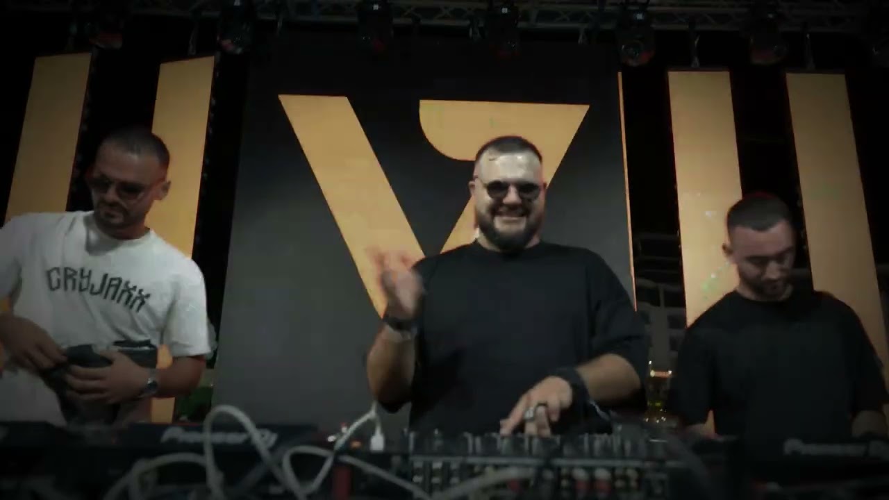 CryJaxx - TECHNOCHOIR VIP