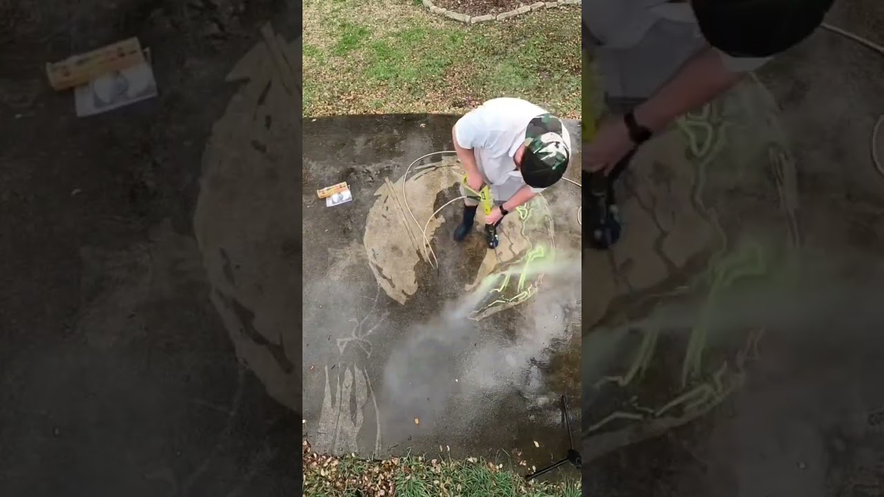 The #art of drawing a #samurai with a pressure washer. #pressurewashing #clean #jetwashing