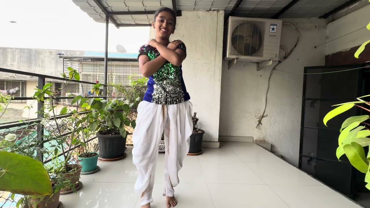 Ae zindagi gale laga le dance