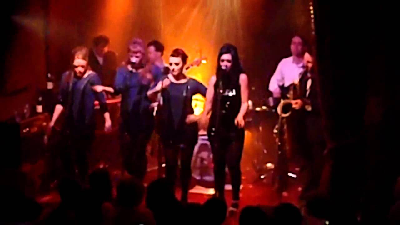 She Plays Up To You - Clairy Browne and the Bangin' Rackettes