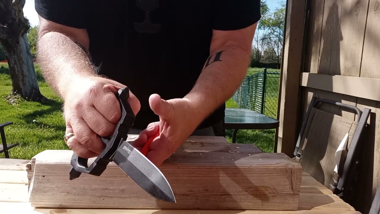 Cold Steel Chaos Push Dagger Test, is it usable ? Yes !