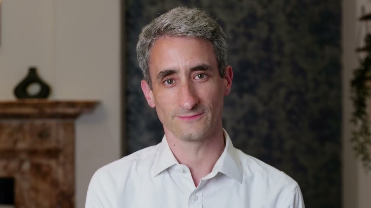 Your Consultant Clinical Oncologist explains Gamma Knife radiotherapy