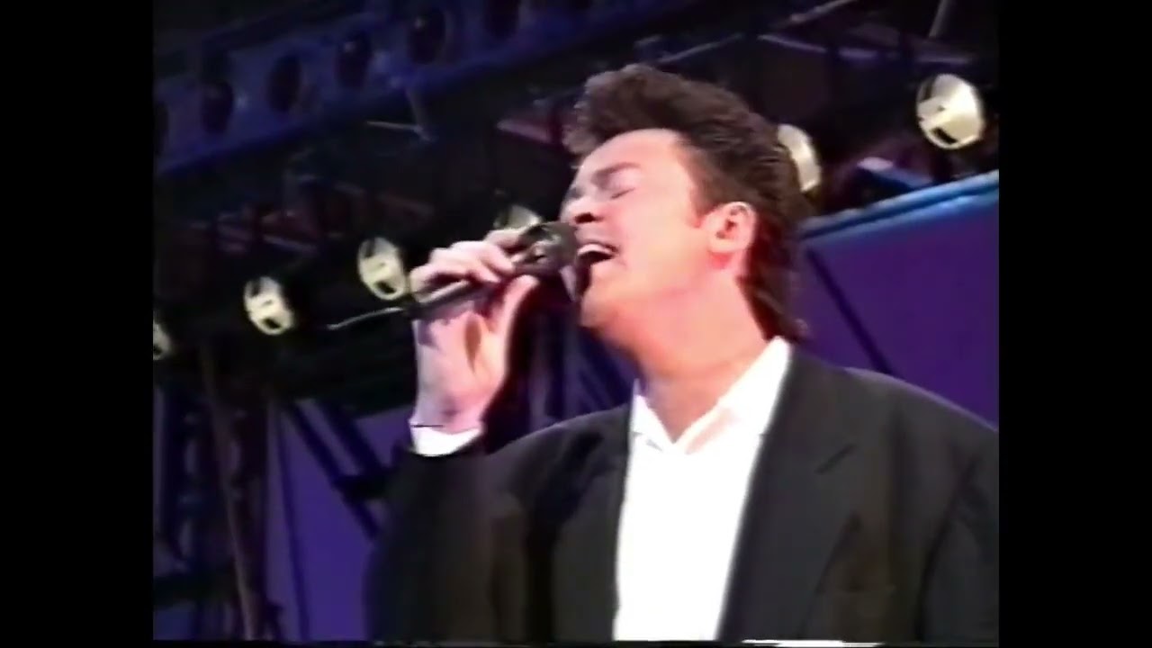 Paul Young with Clannad 