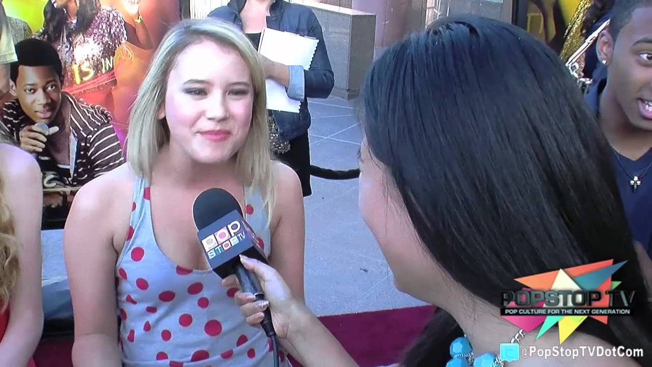 Taylor Spreitler tells us the fun story at the set of Melissa & Joey at the Let It Shine Premiere