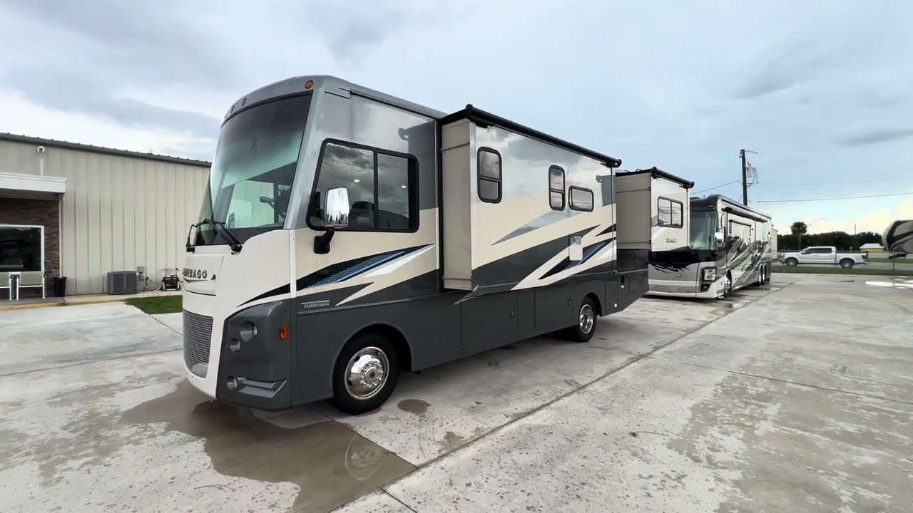 2020 WINNEBAGO SUNSTAR 27PE ***14000 MILES***