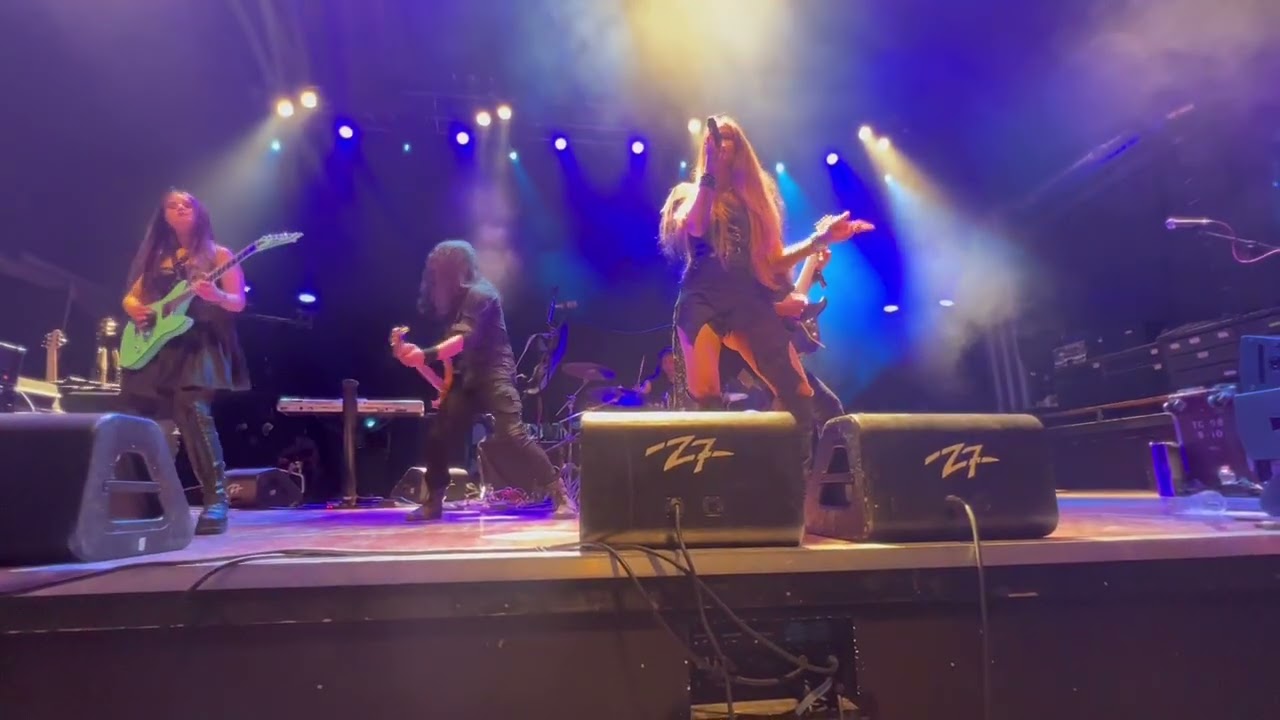 Frozen Crown - The Water Dancer live in Pratteln 02.05.22 Switzerland