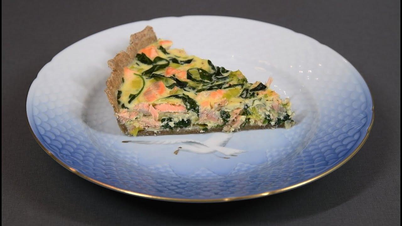 Laksetærte med spinat og porrer