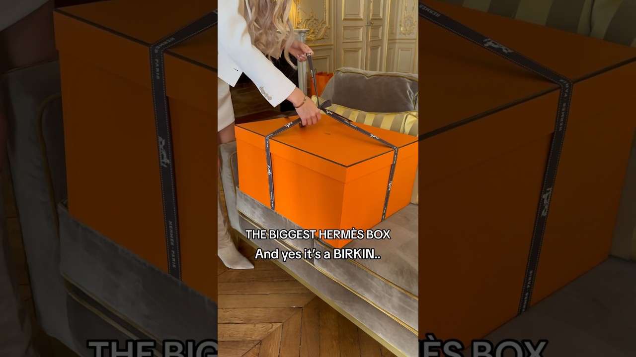Unboxing birkin 40. The biggest birkin I&rsquo;ve ever seen!👜#hermesunboxing #birkin40 #birkin #unboxing