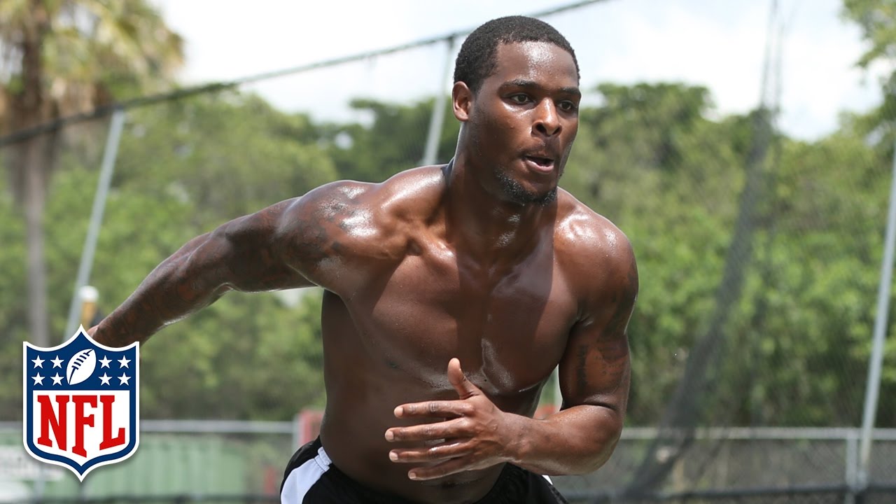 Le'Veon Bell's Superstar Workout Routine! | NFL Up!