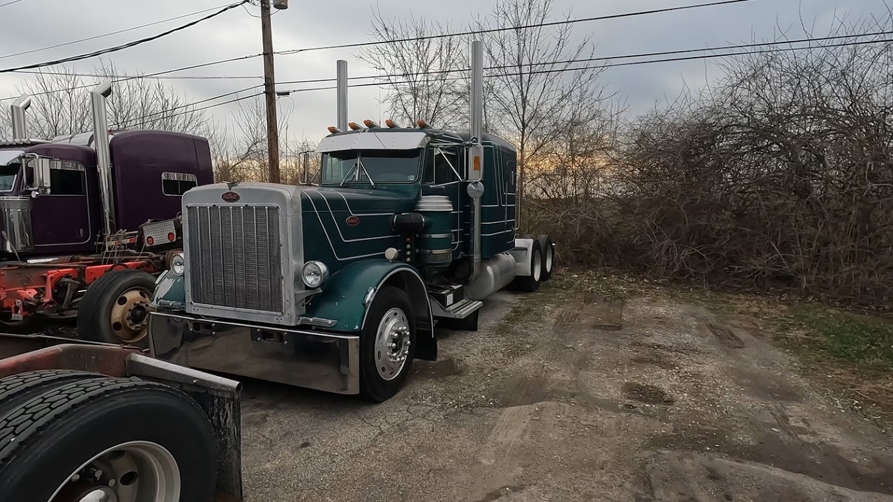 Can We Save the Paint on This 1986 Peterbilt 359? - Stickers have been baking outside for 12 years..