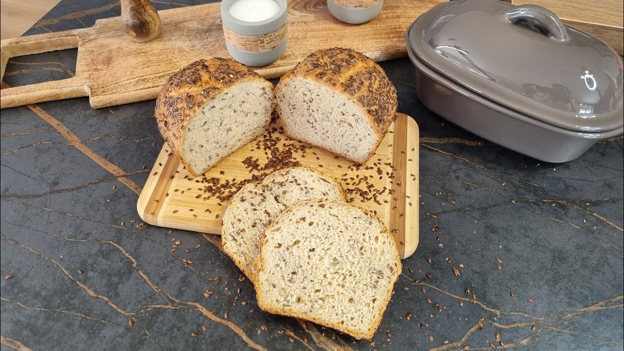 Knuspriges Leinsamenbrot aus dem kleinen Zaubermeister 